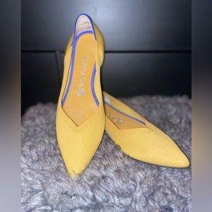 Rothy’s Pointed-Toe Flats in sunny yellow. Size 9.5W